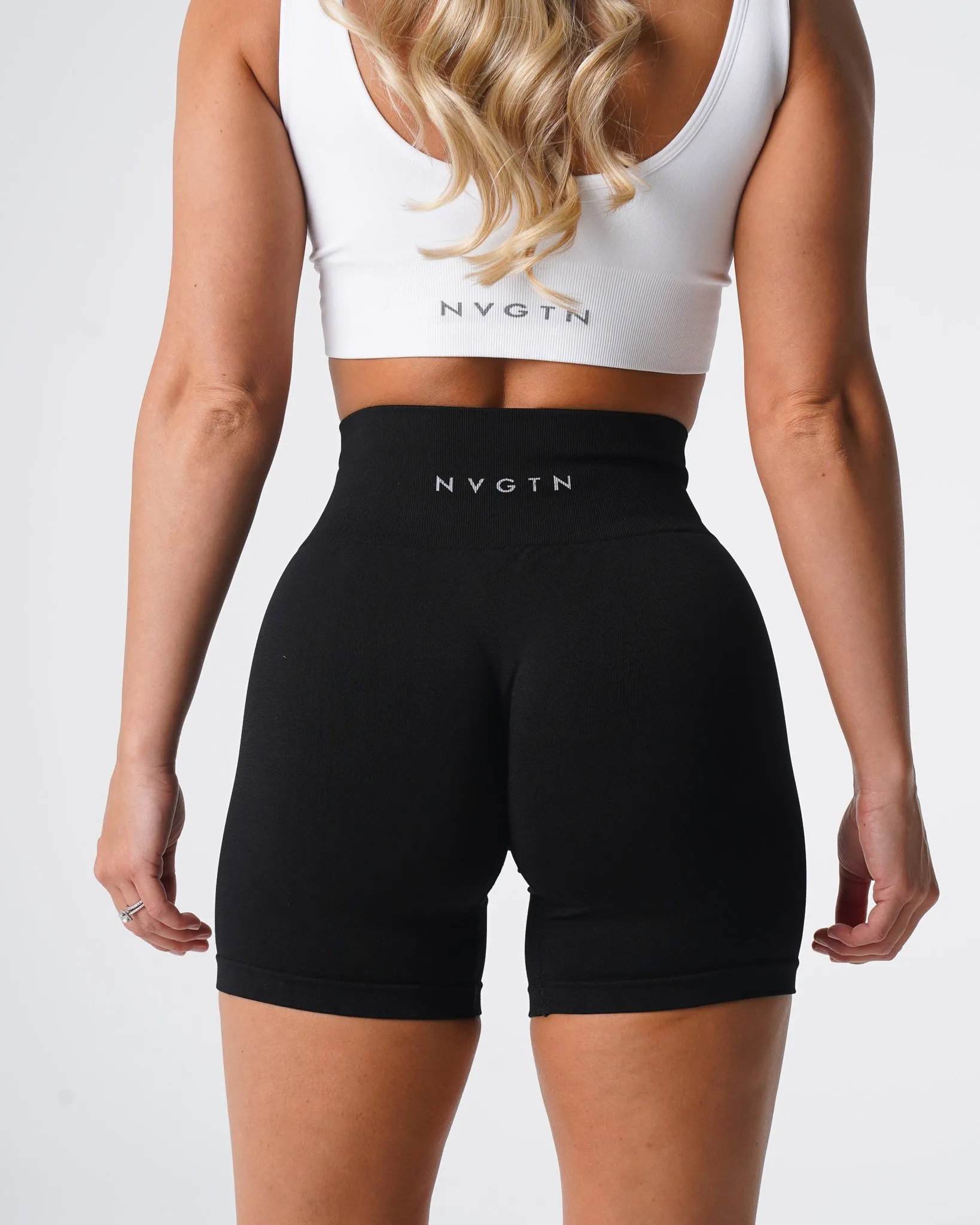 Black Solid Seamless Shorts