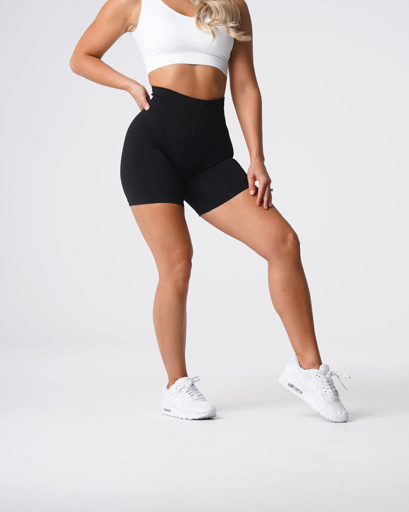 Black Solid Seamless Shorts