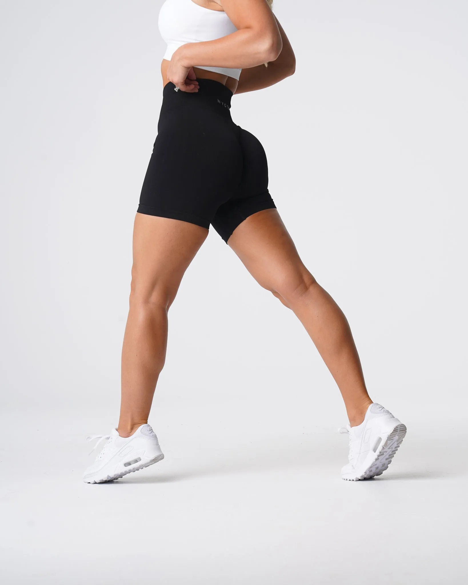 Black Solid Seamless Shorts